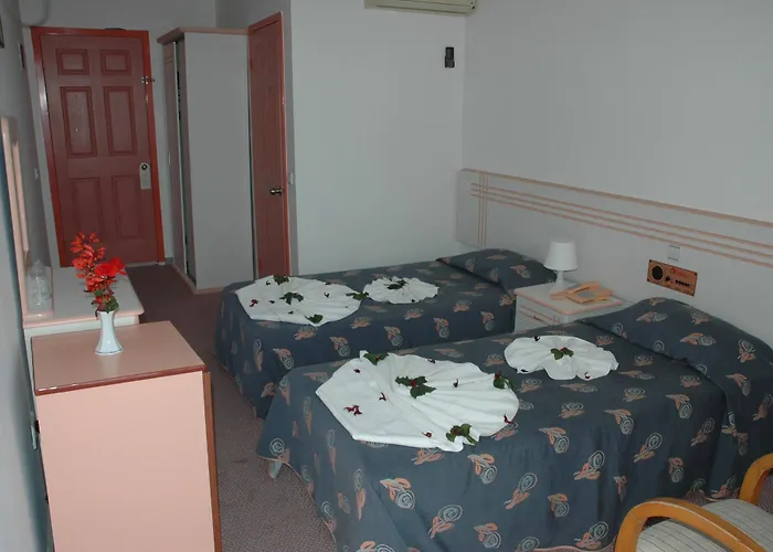 Ceren فندق فتحية